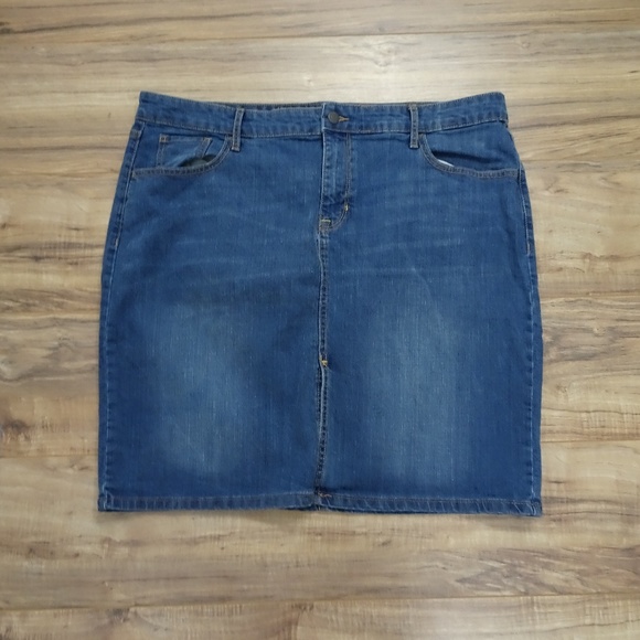 old navy plus size denim skirt